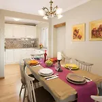 Alexandras Downtown Penthouse *