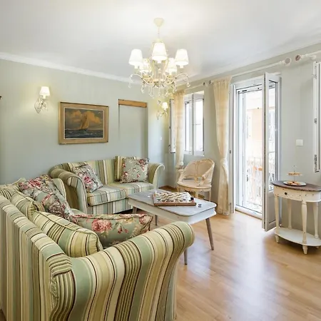 דירה Alexandras Downtown Penthouse