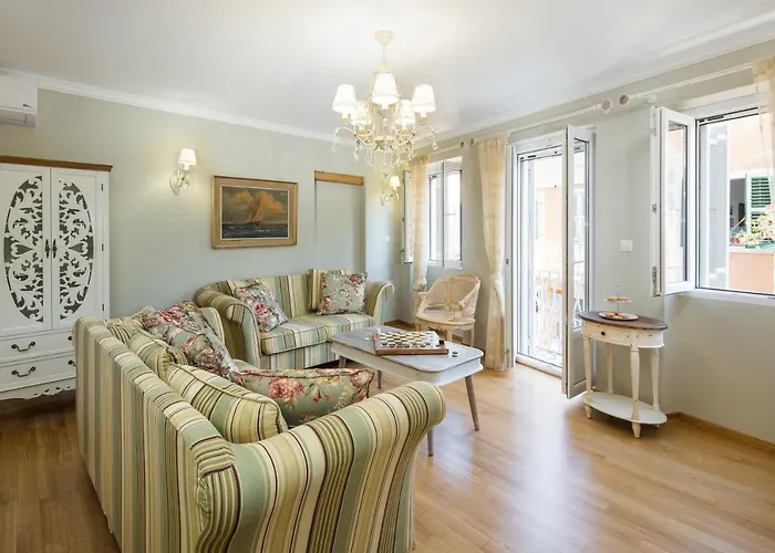 דירה Alexandras Downtown Penthouse