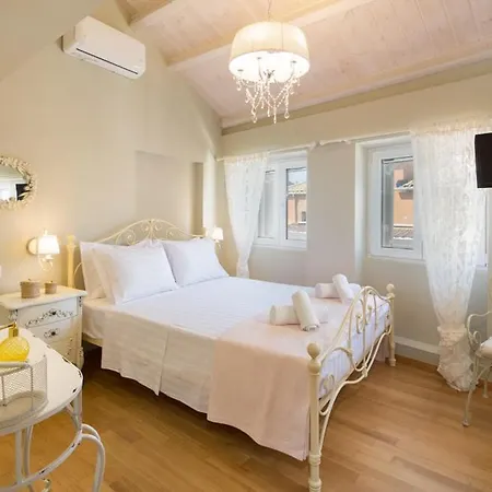 Alexandras Downtown Penthouse *